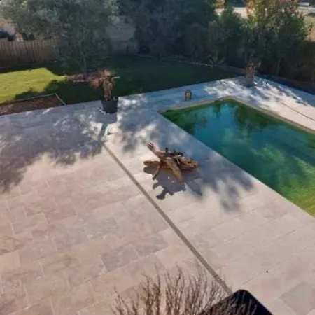 Location Saisonnière 1 * Clermont-lʼHérault